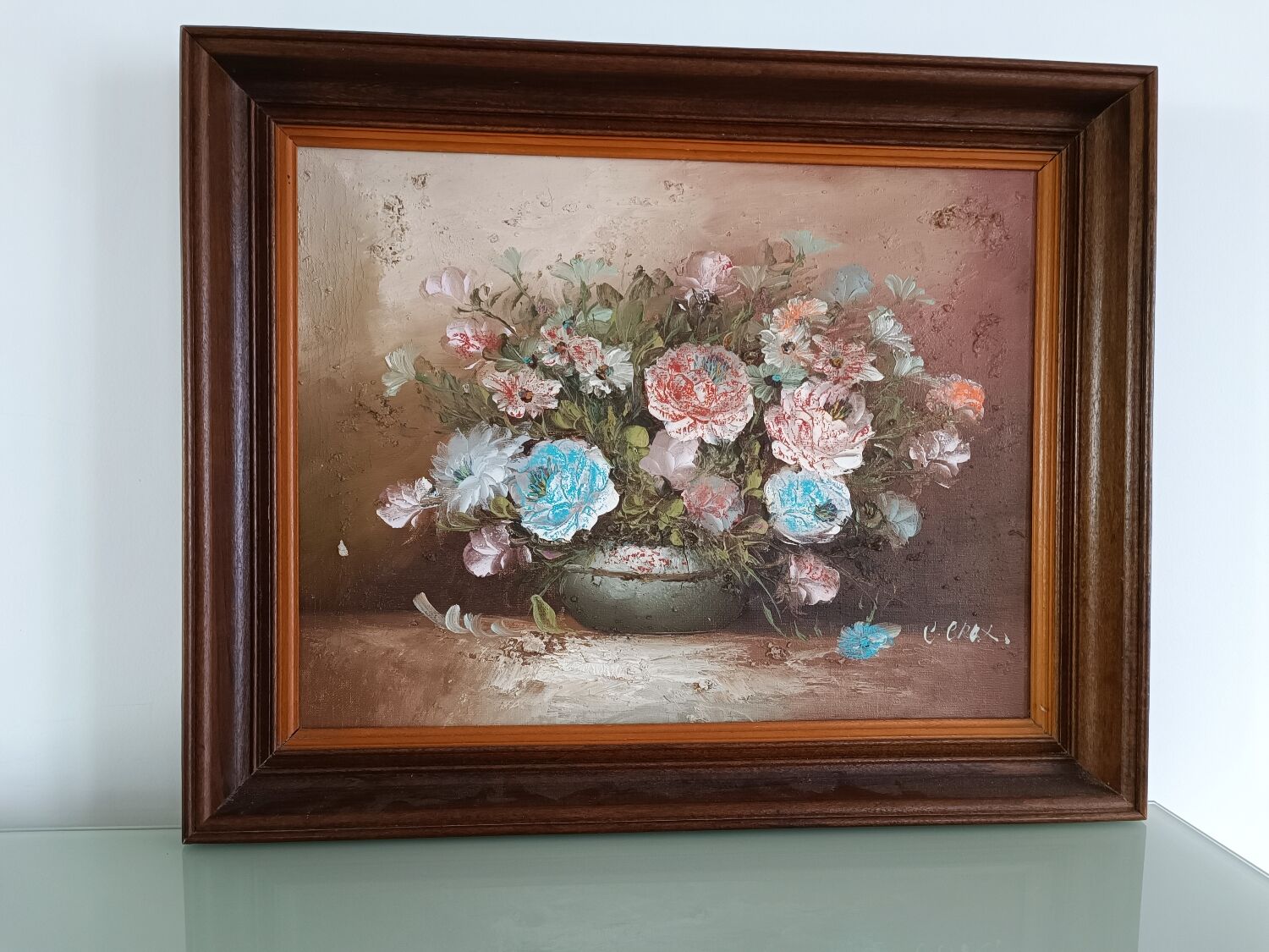 Old painting painting: bouquet of flowers in its pot
