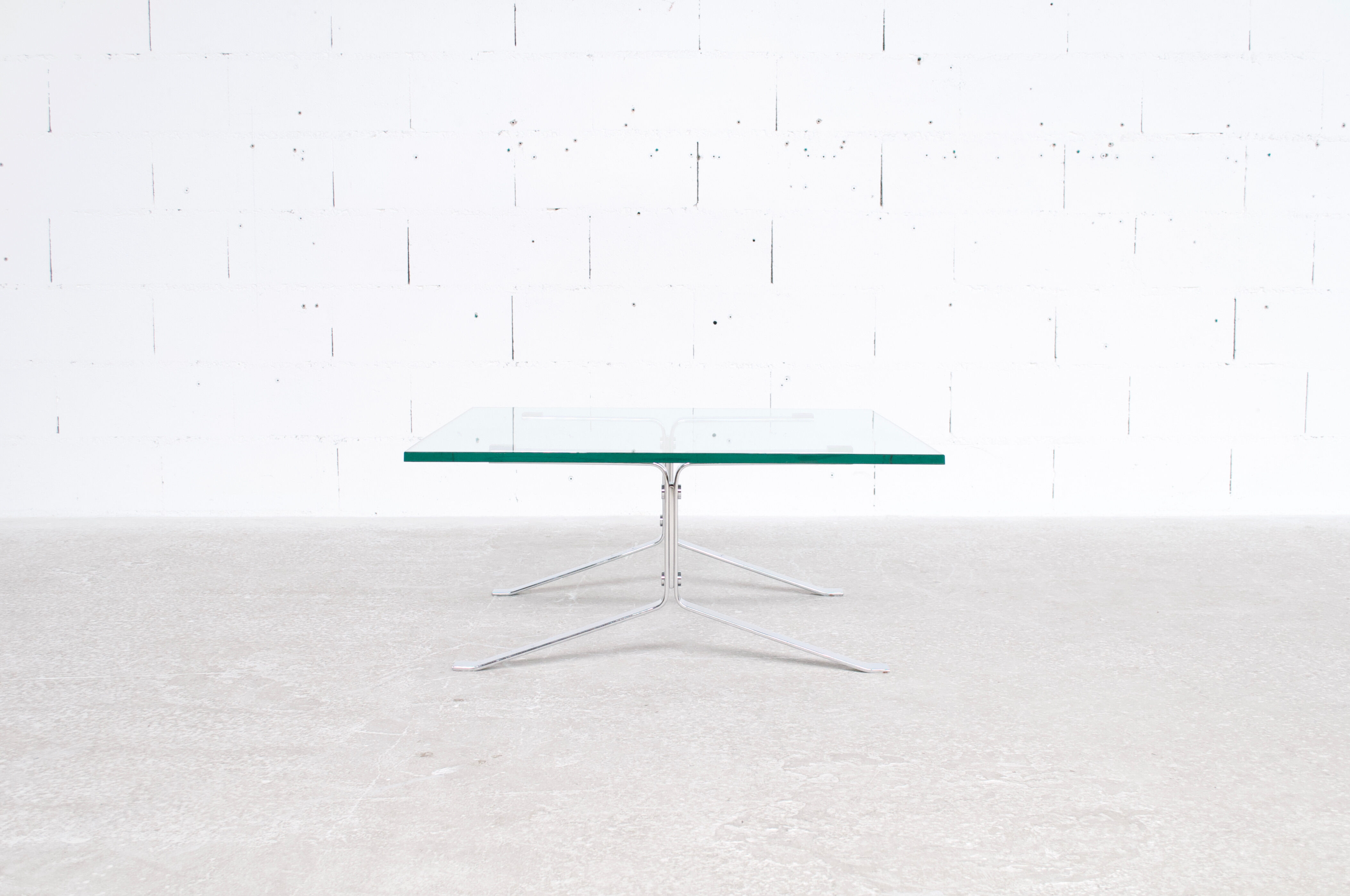 Coffee table joker by Olivier Mourgue, airborne editor 1960