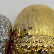 Salt and pepper shaker in silver and gold metal. Mirella. Circa 1960/70.