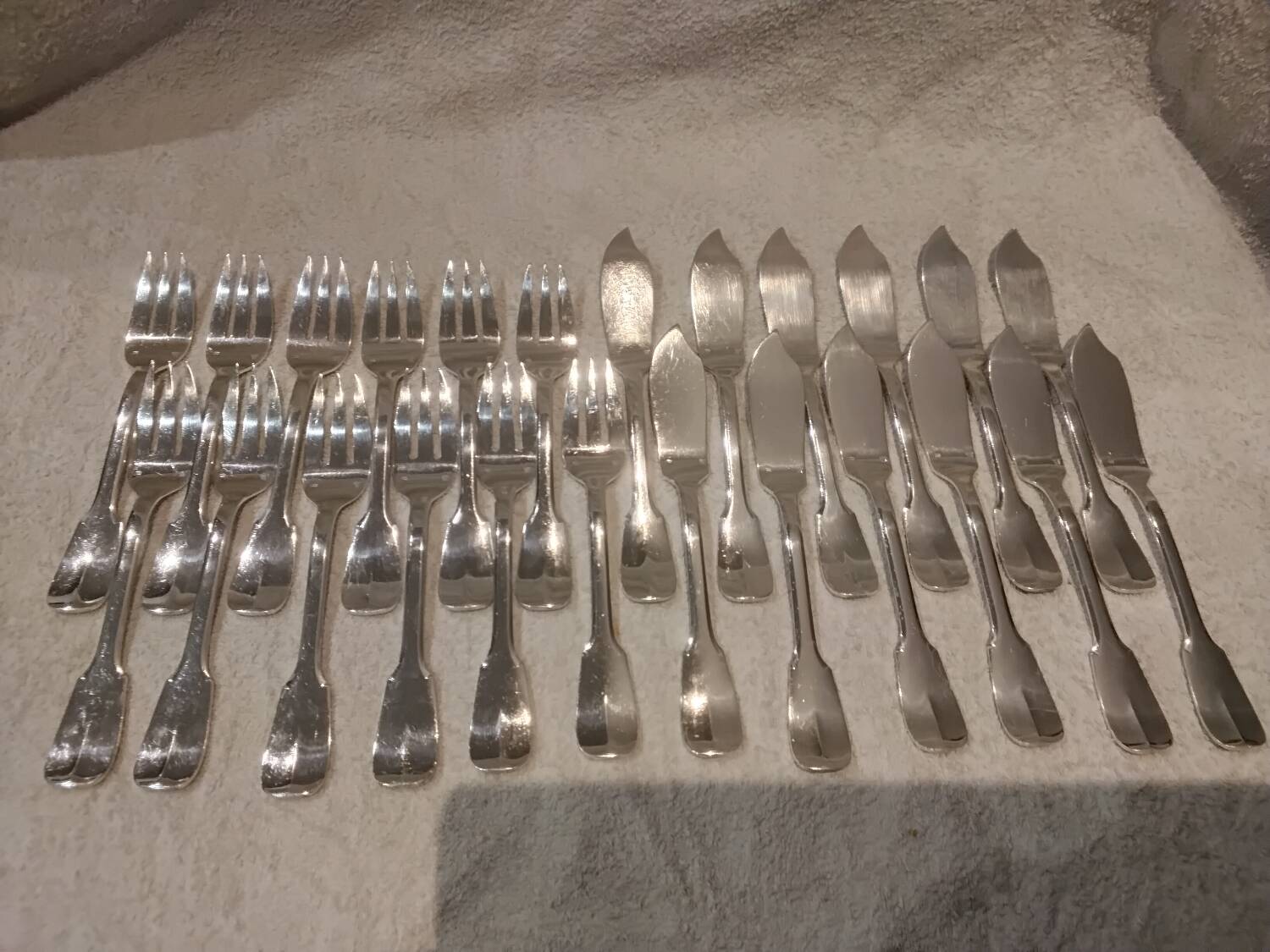 12 fish cutlery sets 24p silver plated metal goldsmith Francia uni-flat