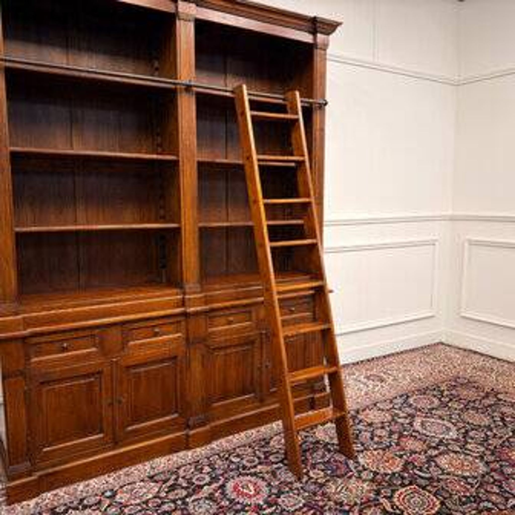 Large classic English Eichholtz bookcase