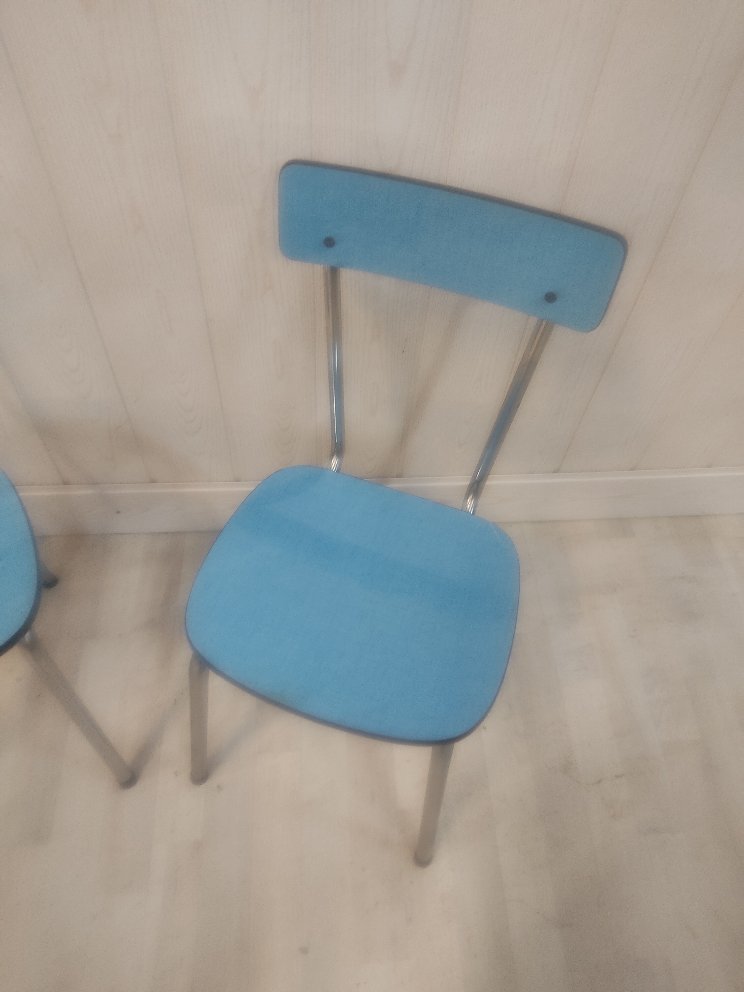 Paire de chaises formica bleu