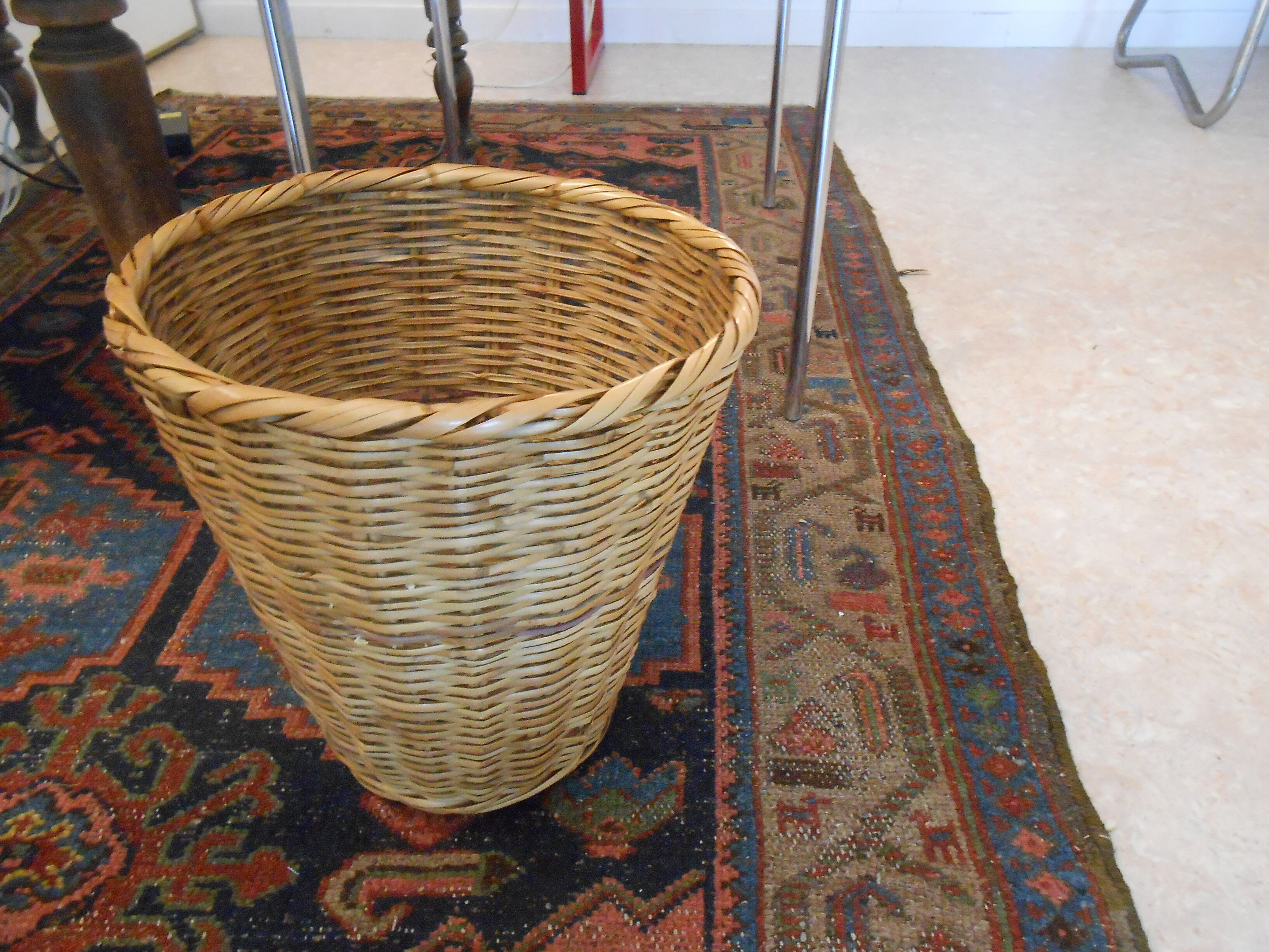 Wicker paper basket