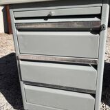 Vintage metal desk from the 1940s/50s.