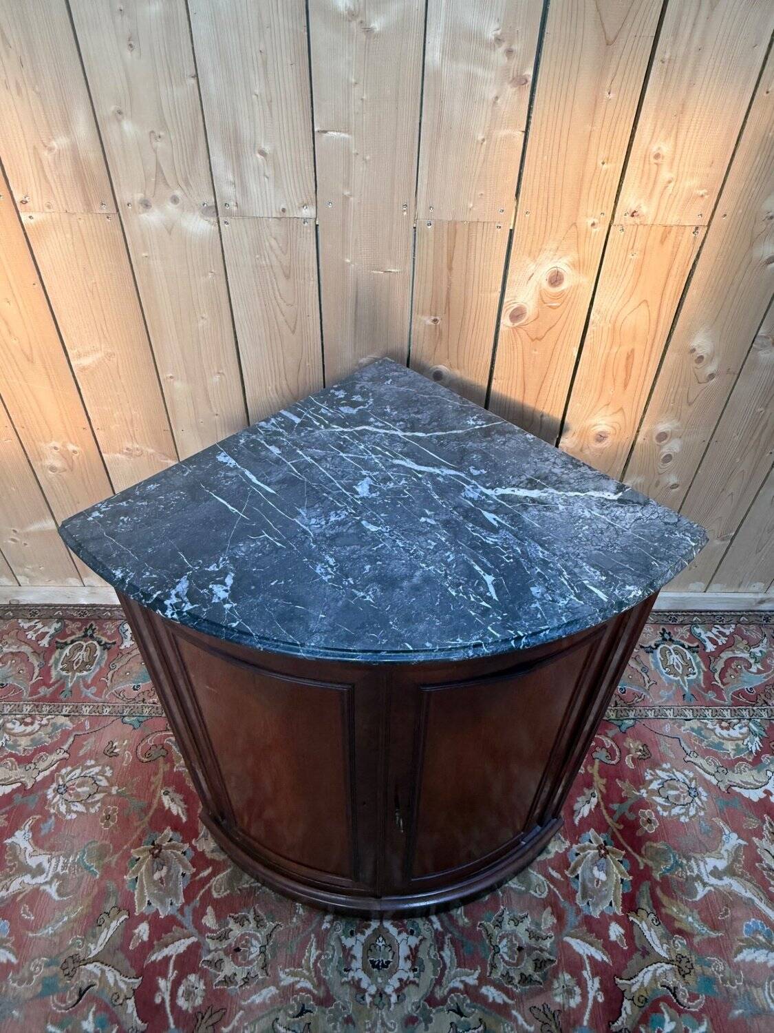 Corner cabinet from the Louis-Philippe period – Flamed mahogany and veined grey marble