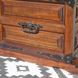 Tuscan chest in solid wood, Argudo Navarro, Spain