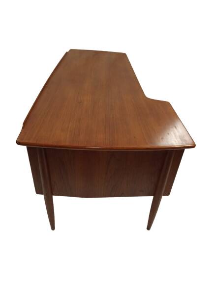 Scandinavian desk design Peter Løvig Nielsen