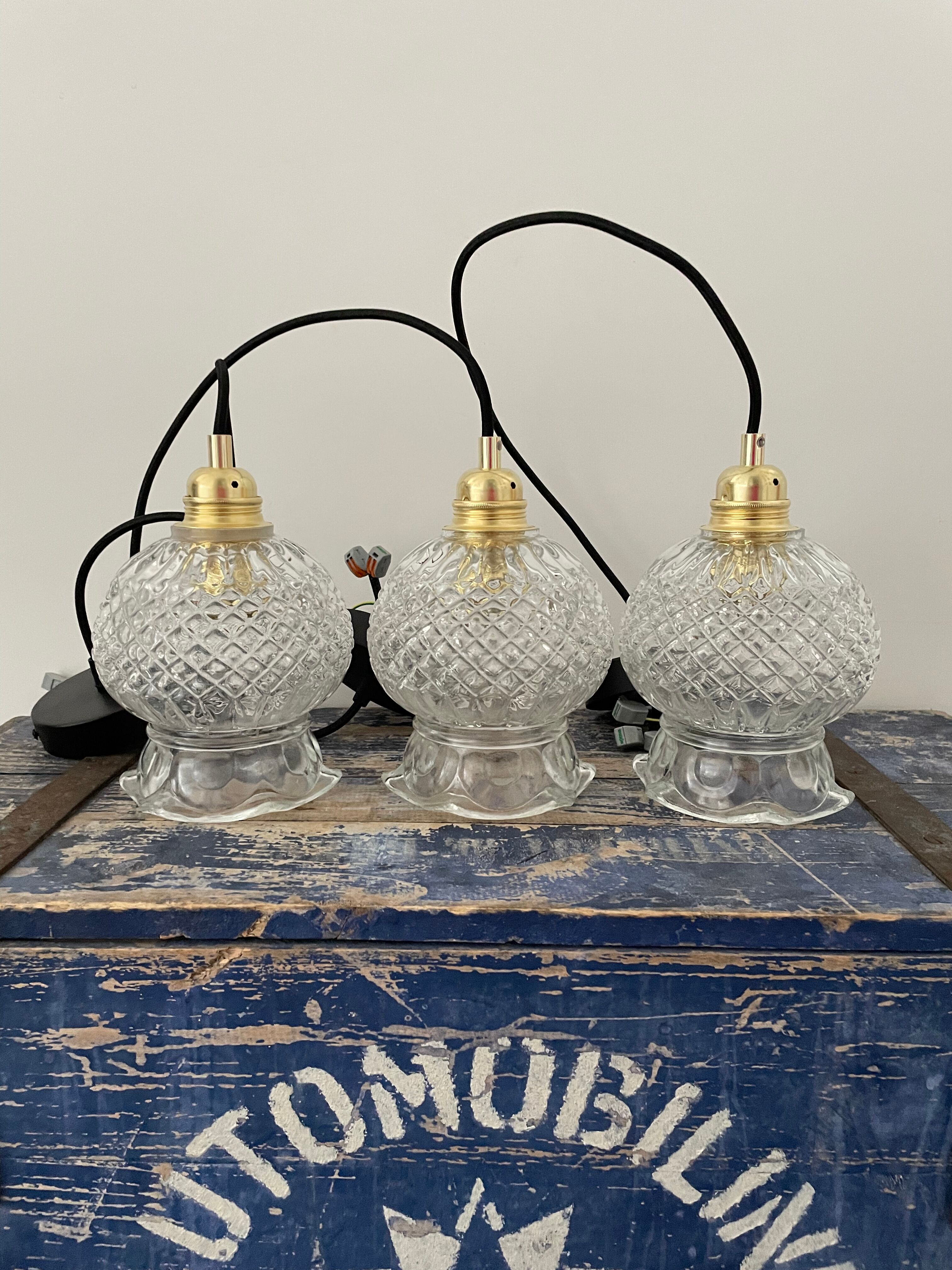 Set of three new electrified chiseled glass suspensions