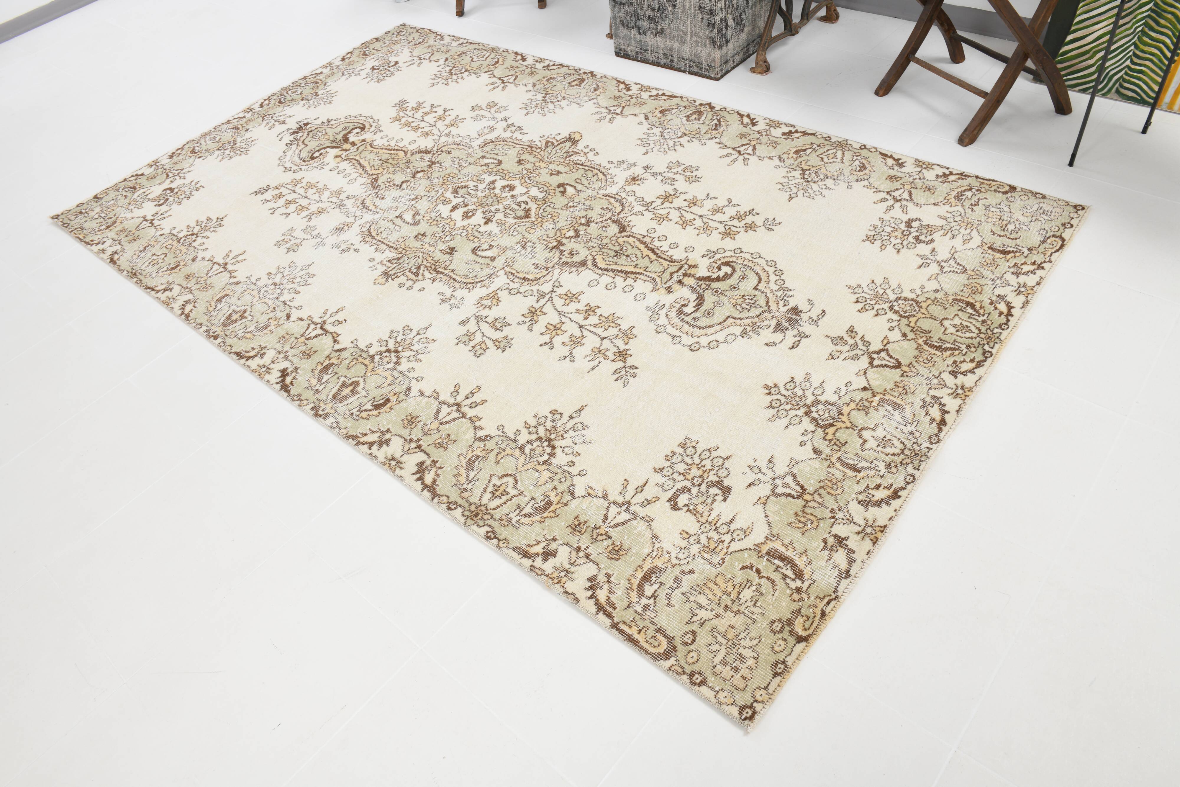 6x9 Ft Ecru-cream vintage rug, Floral design cream and brown rug.