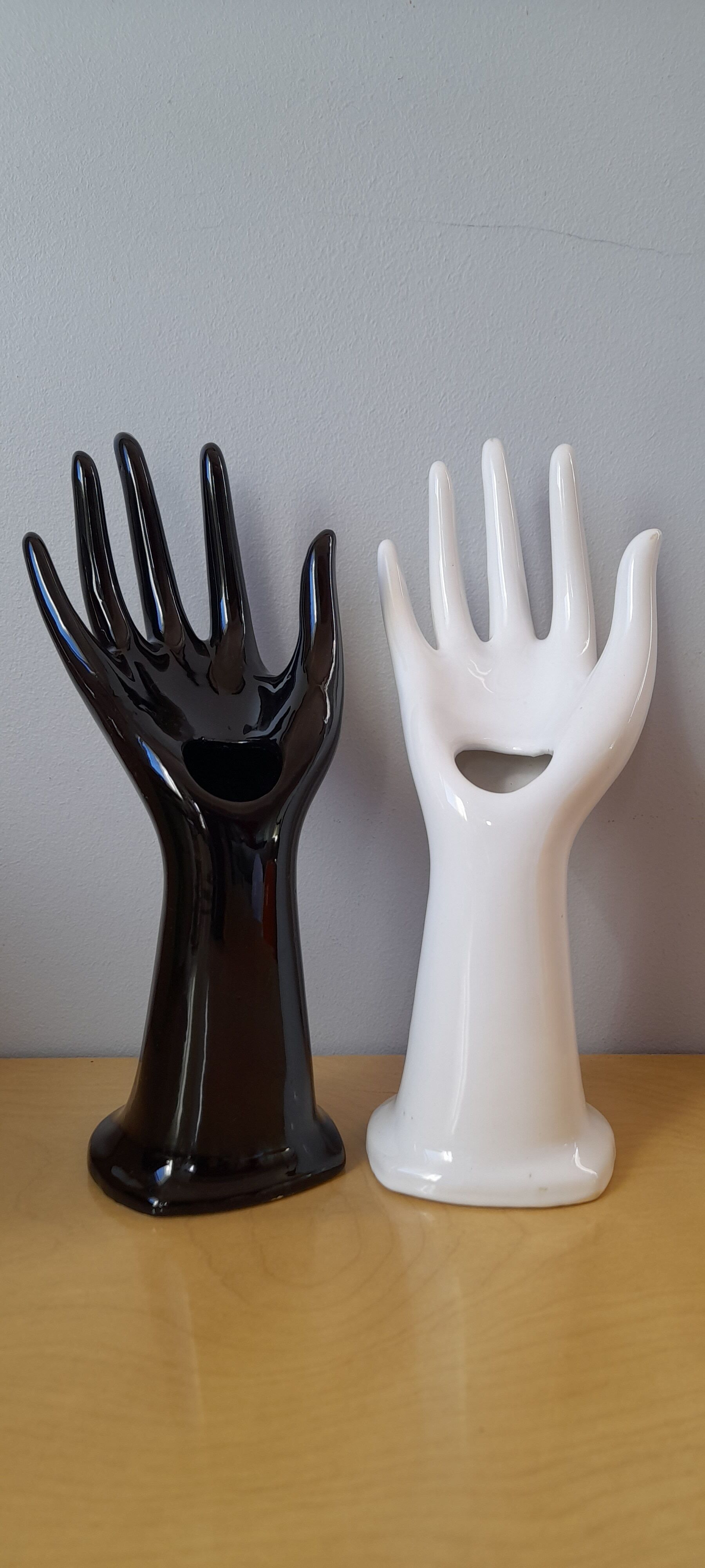 Duo de mains baguier ou soliflore 70s
