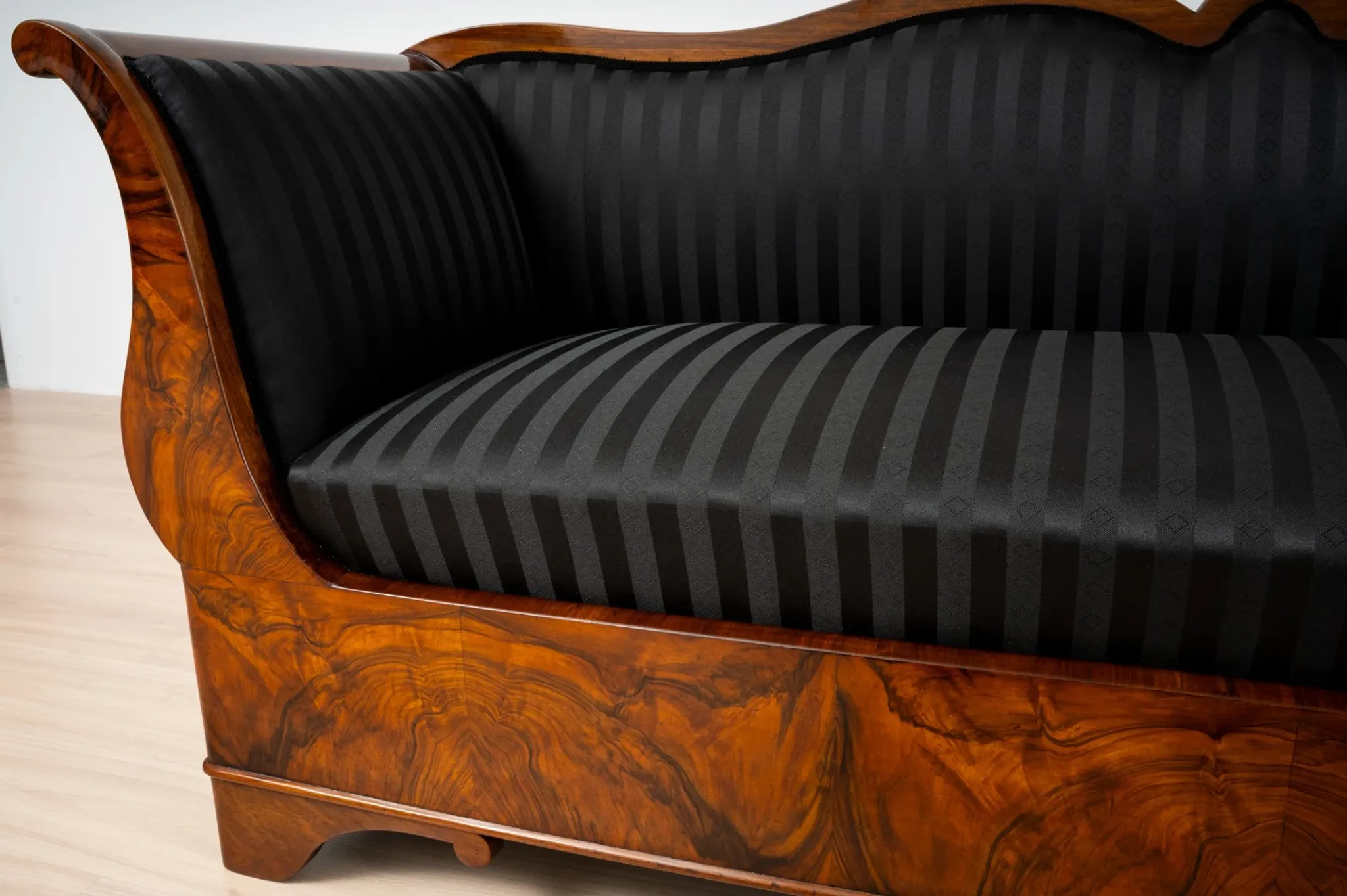 Exceptional 19th Century Biedermeier Walnut Sofa, circa 1850
