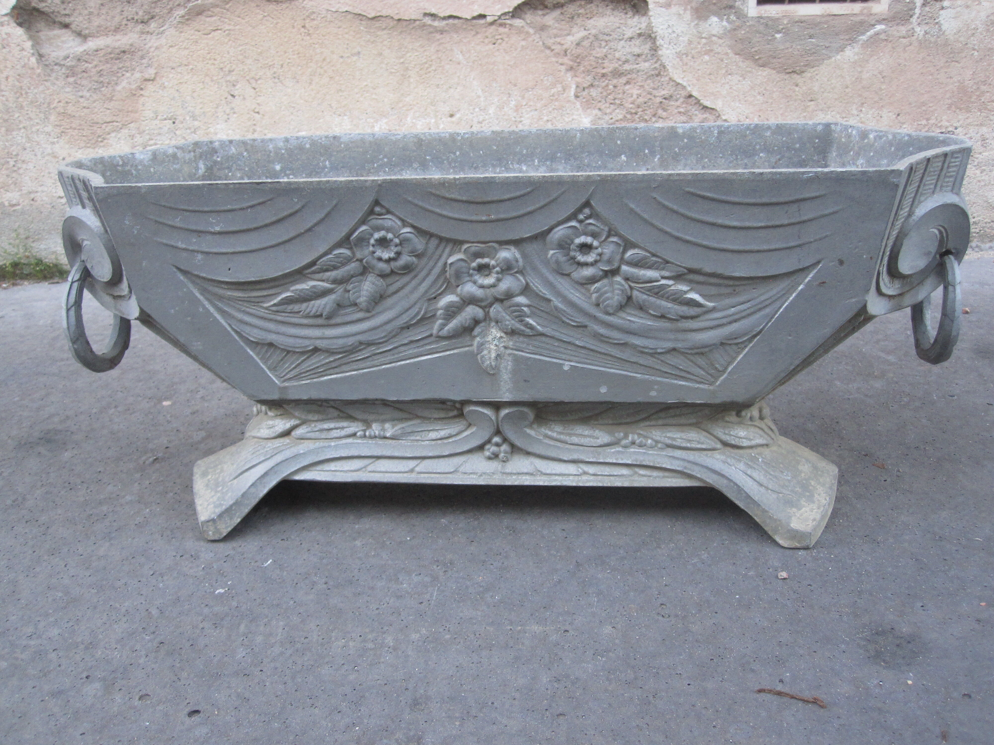 Planter aluminum art deco style