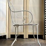 Fauteuil de jardin en fer forgé blanc