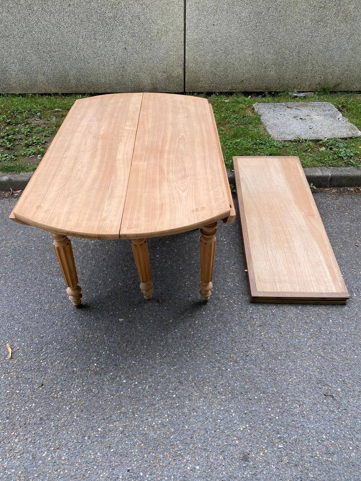 Table à manger ronde extensible Louis Philippe 18ème rénovée avec volets 21