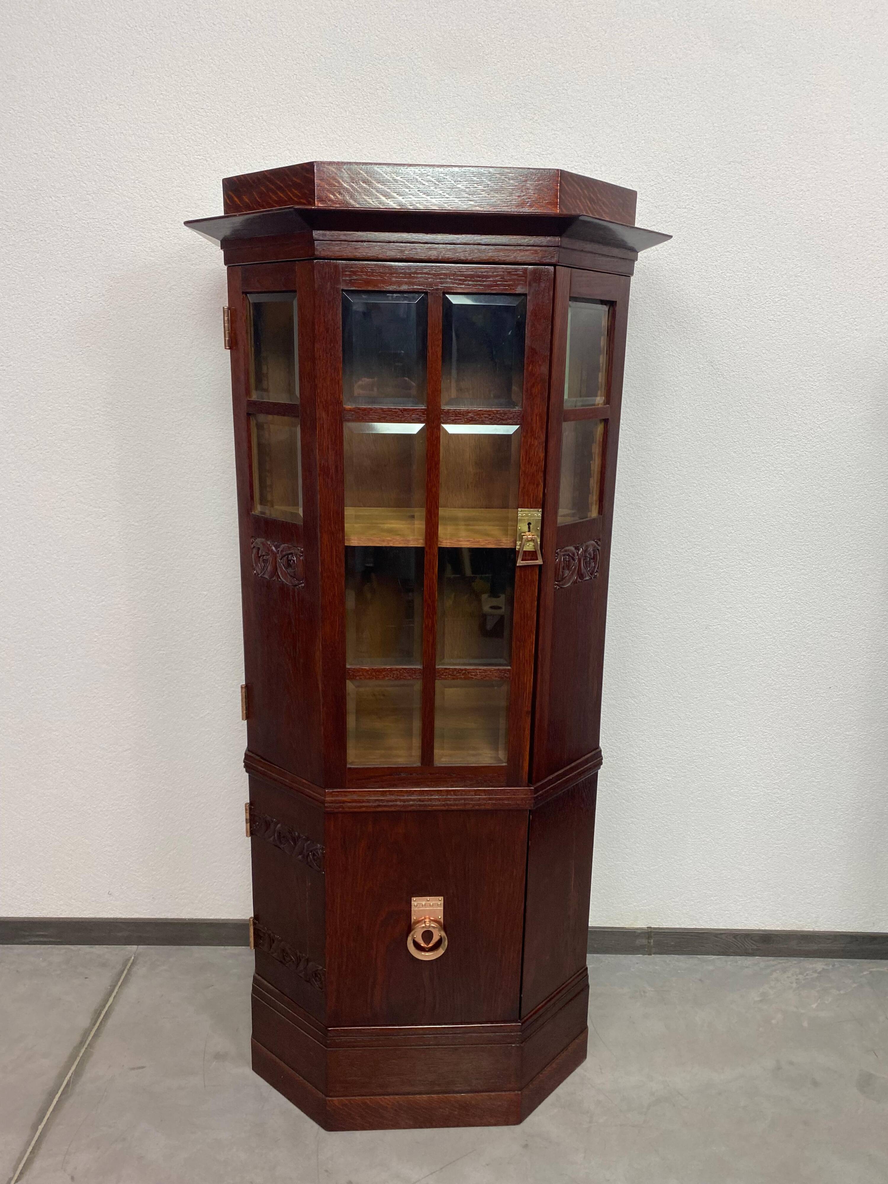 Vitrines Jugendstil dans le style de Joseph Maria Olbrich
