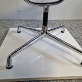 Fauteuil EA 108 de Charles & Ray Eames édition Vitra