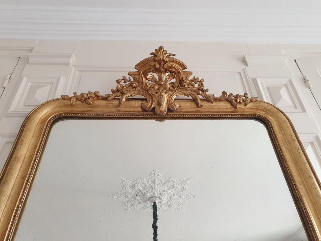 Golden mirror with pediment 98x151cm