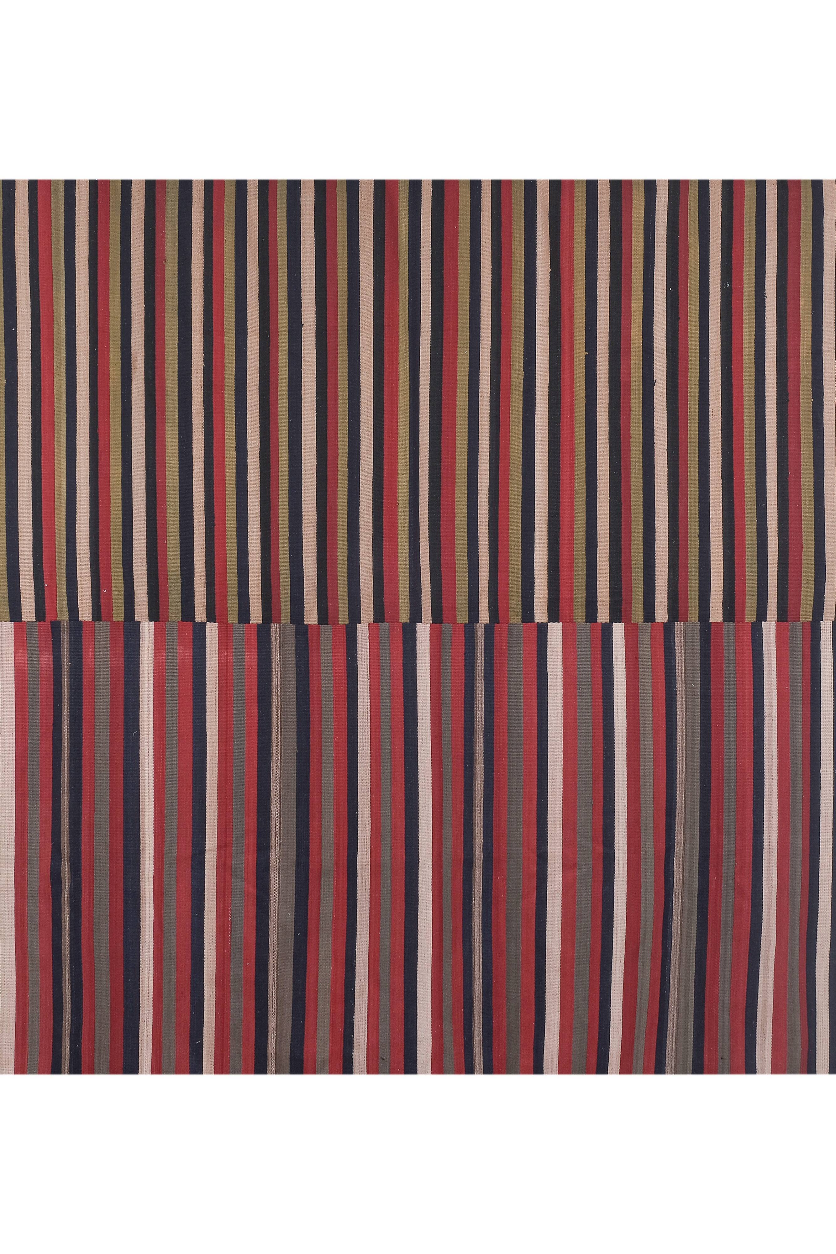 Vintage Turkish rug from Oushak, handwoven 281x290 cm