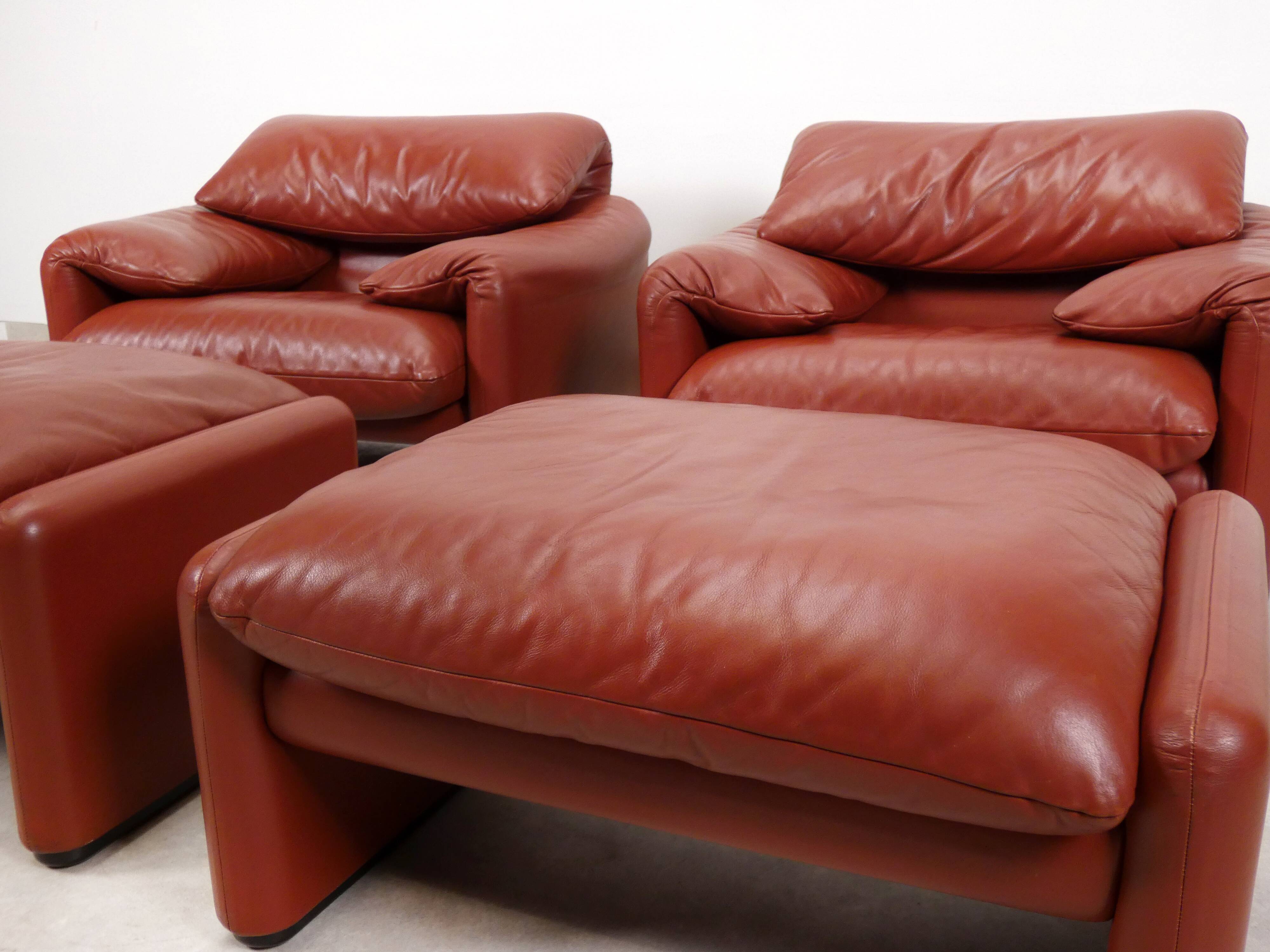 2 Cassina Maralunga fauteuils with ottoman