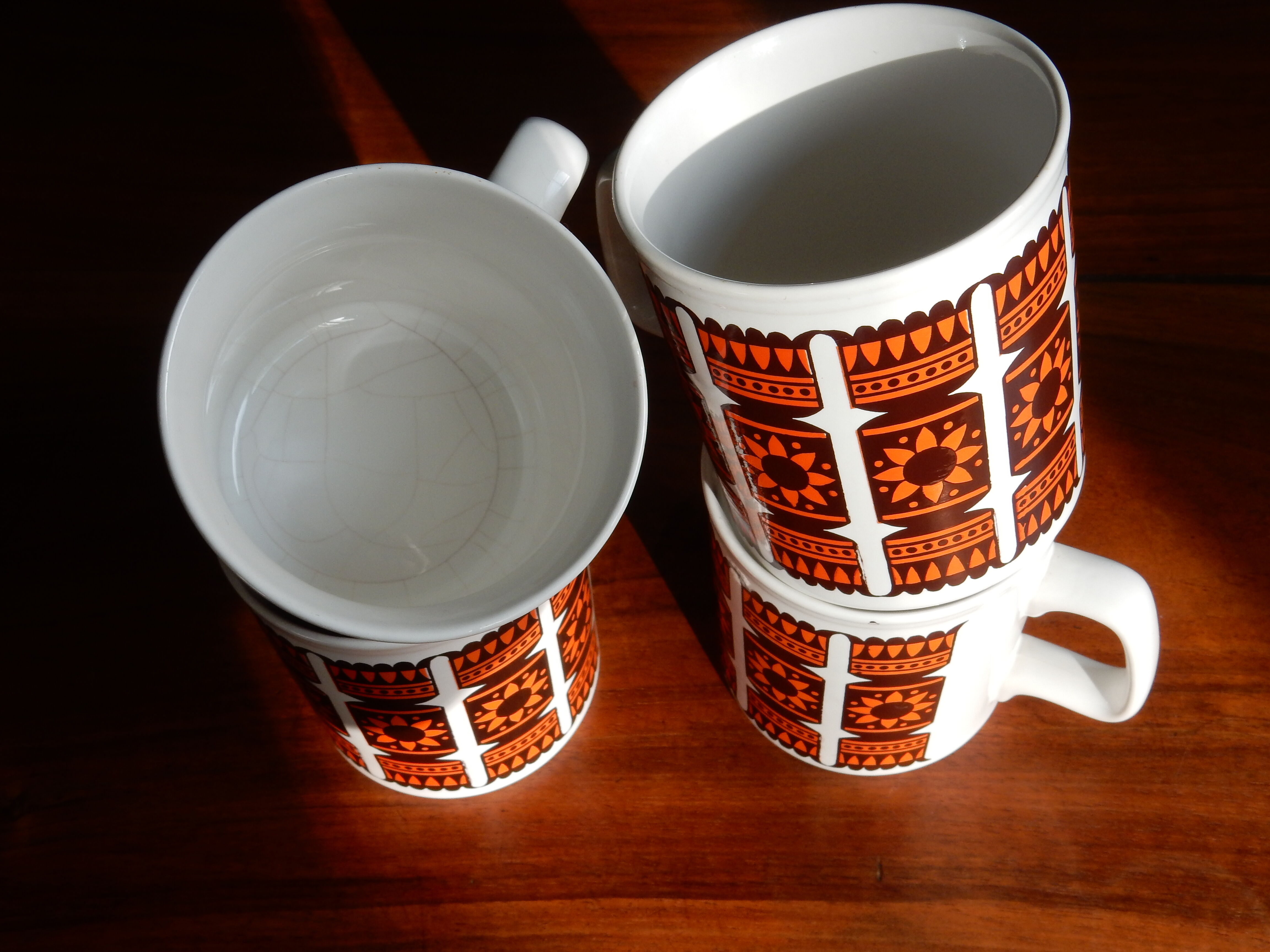 4 Staffordshire pottery ceramic mugs