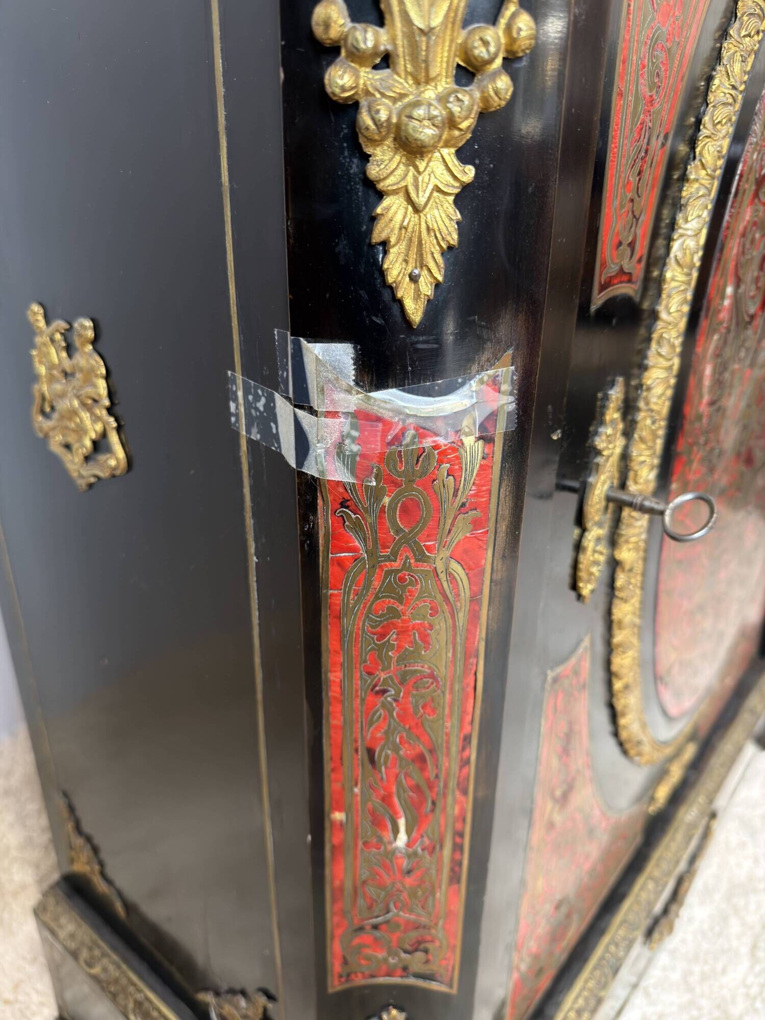 Meuble d’appui Napoléon III en marqueterie Boulle, bronze et marbre