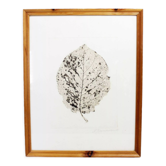 Tree leaf engraving