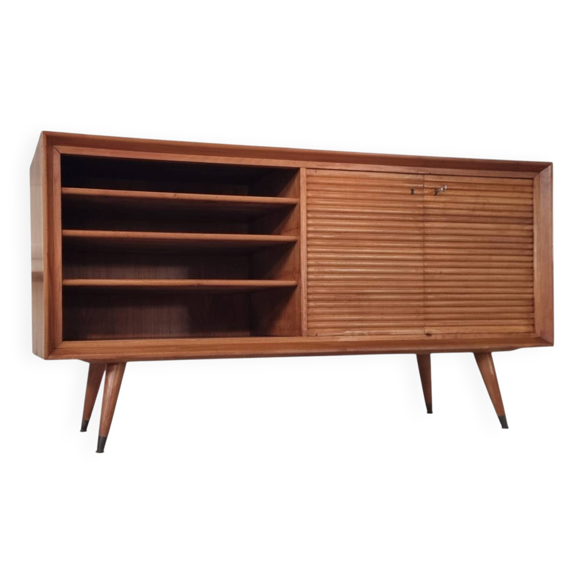 Buffet du milieu du siècle