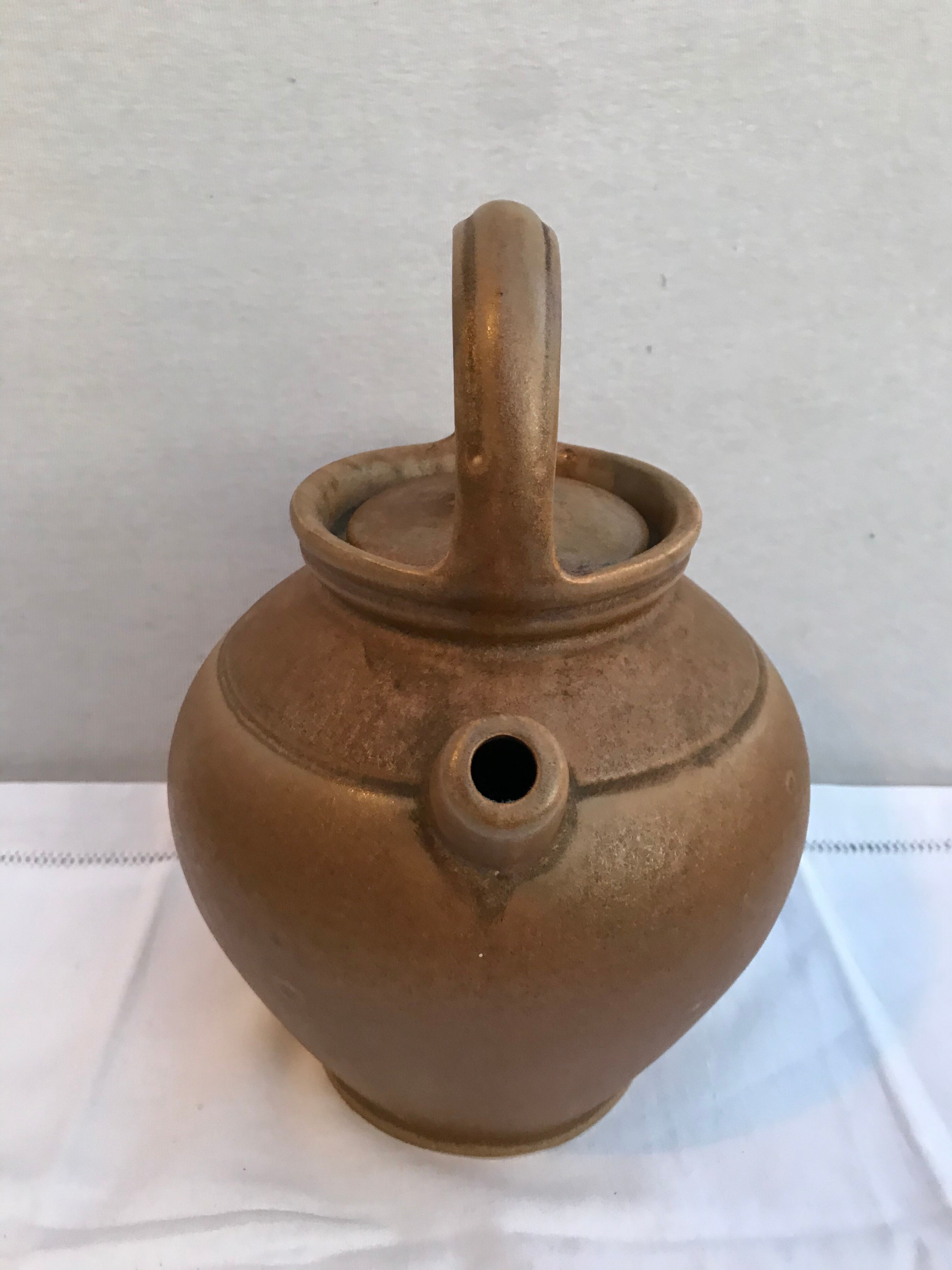 Former digoin goldstone teapot