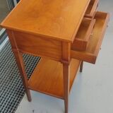 Pedestal table