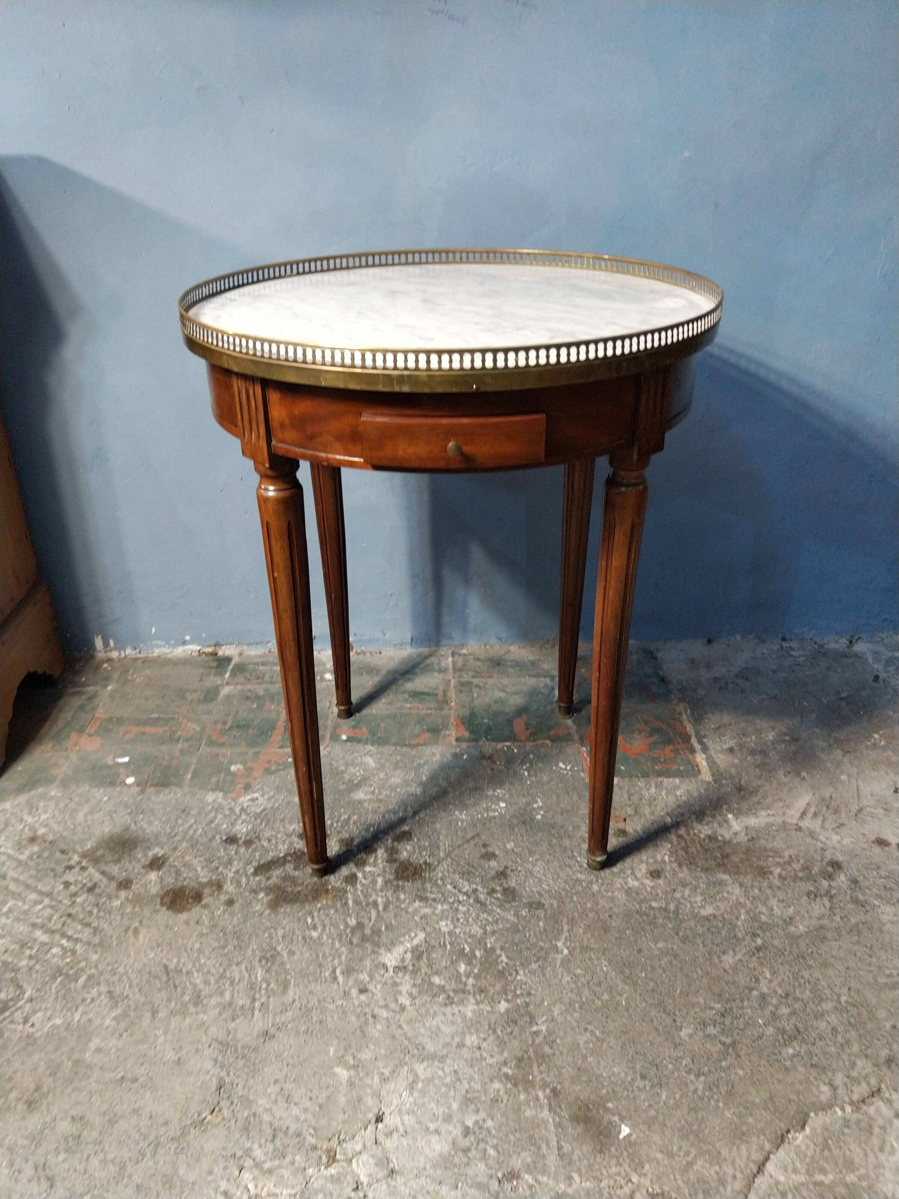 Hot water bottle table