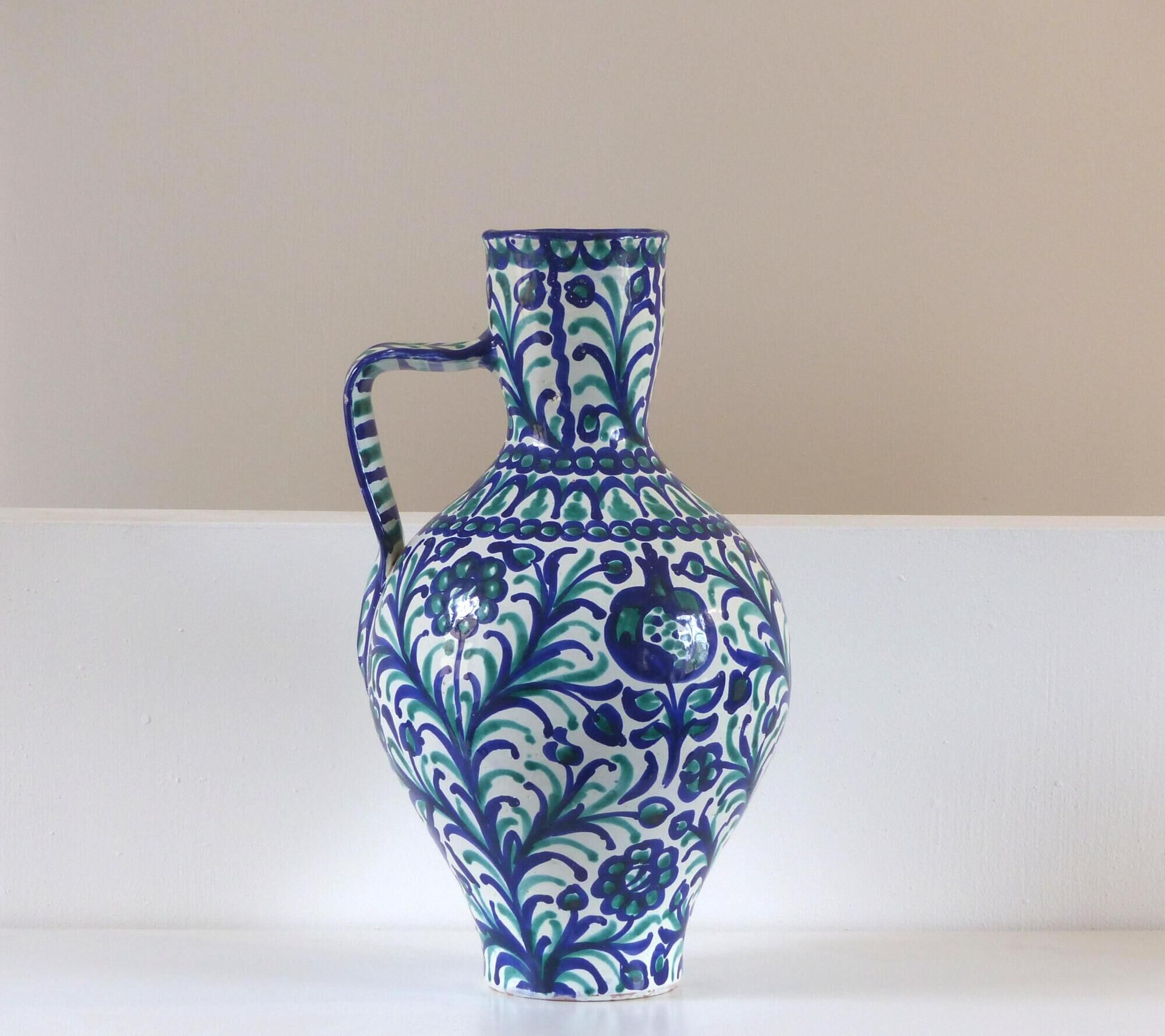 Spanish ceramic vase fajalauza vintage