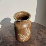 Vase en grès à motifs végétaux stylisés
