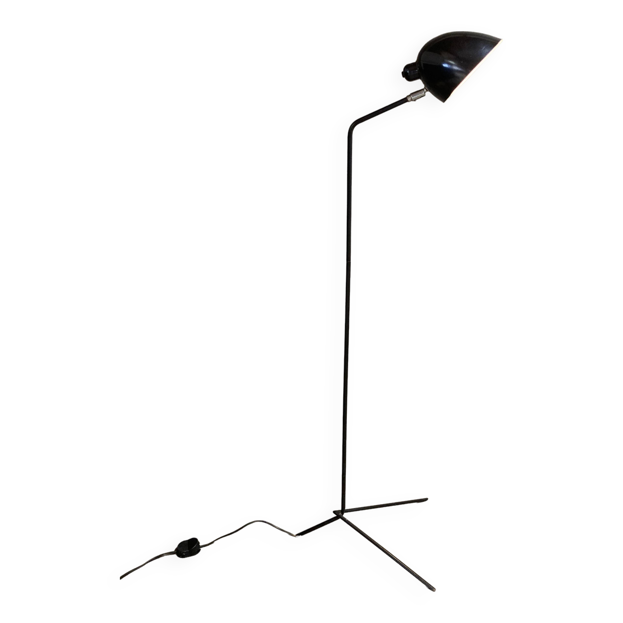 Black metal tripod floor lamp
