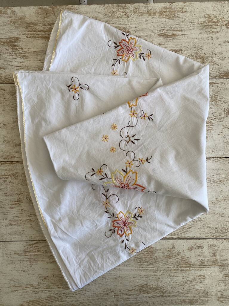 Nappe ronde vintage  70's , broderie mécanique - Coton - Diam. 170cm