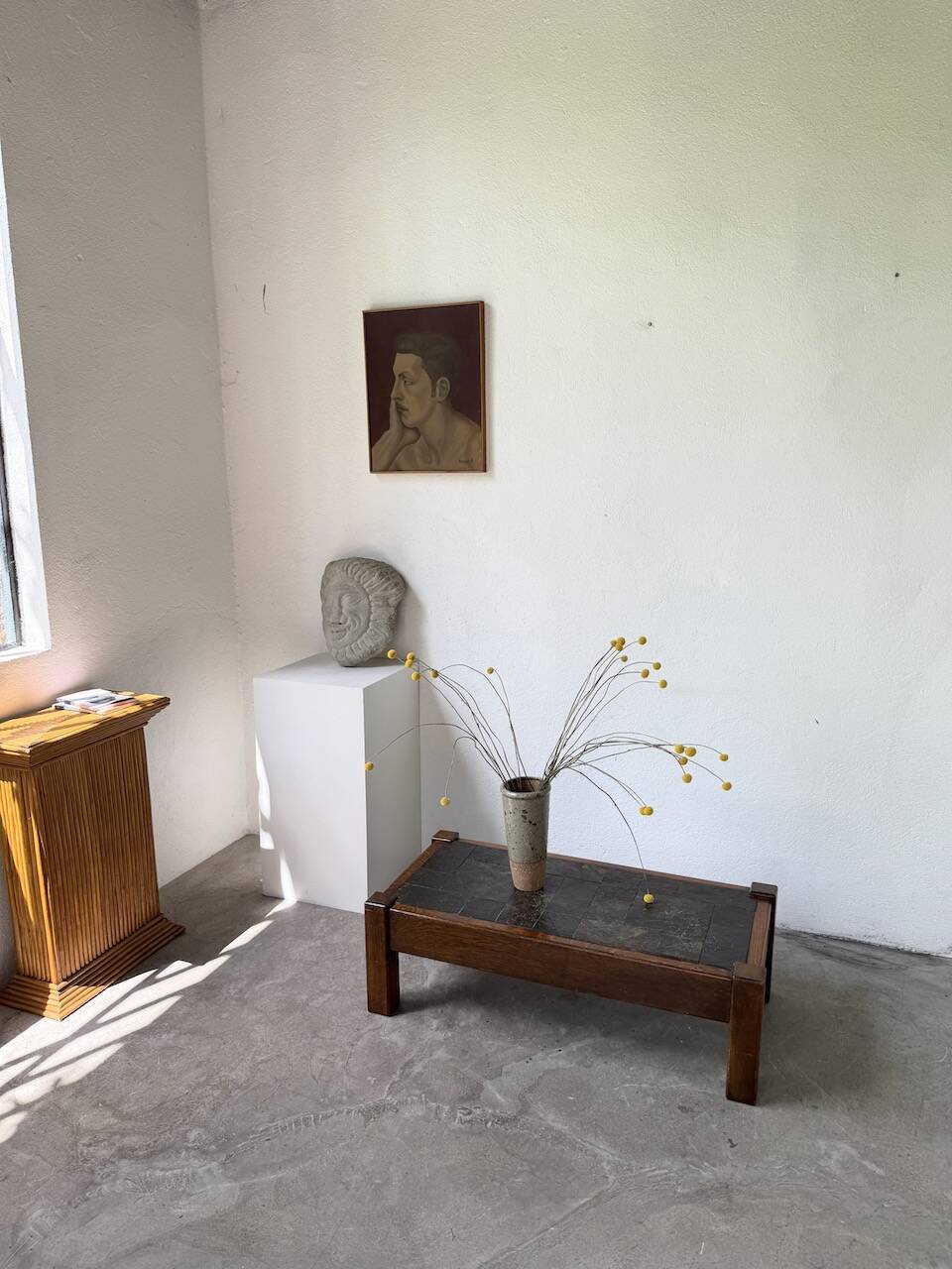 Table basse en chêne et ardoise 1950