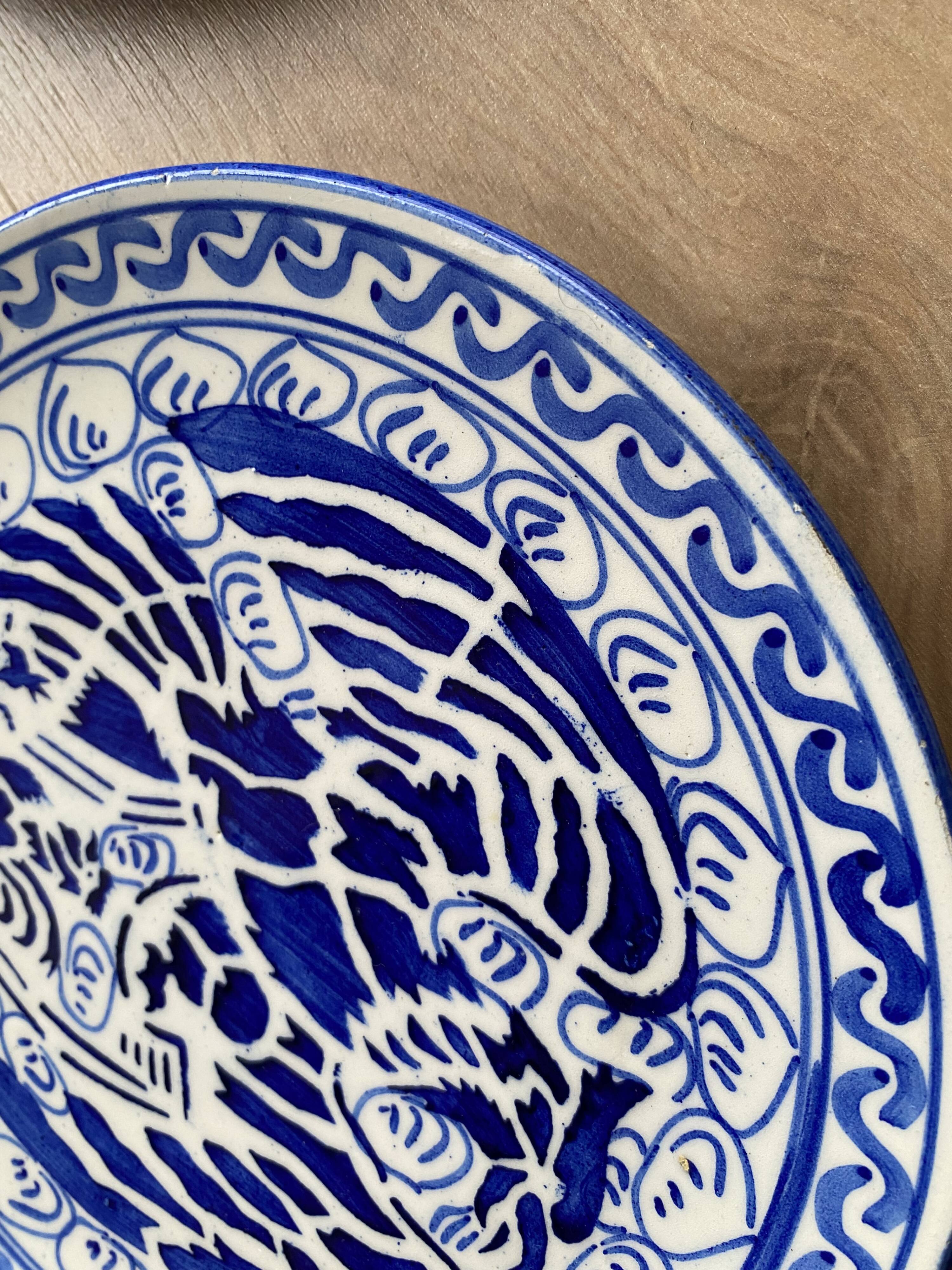 Set of decorative plates