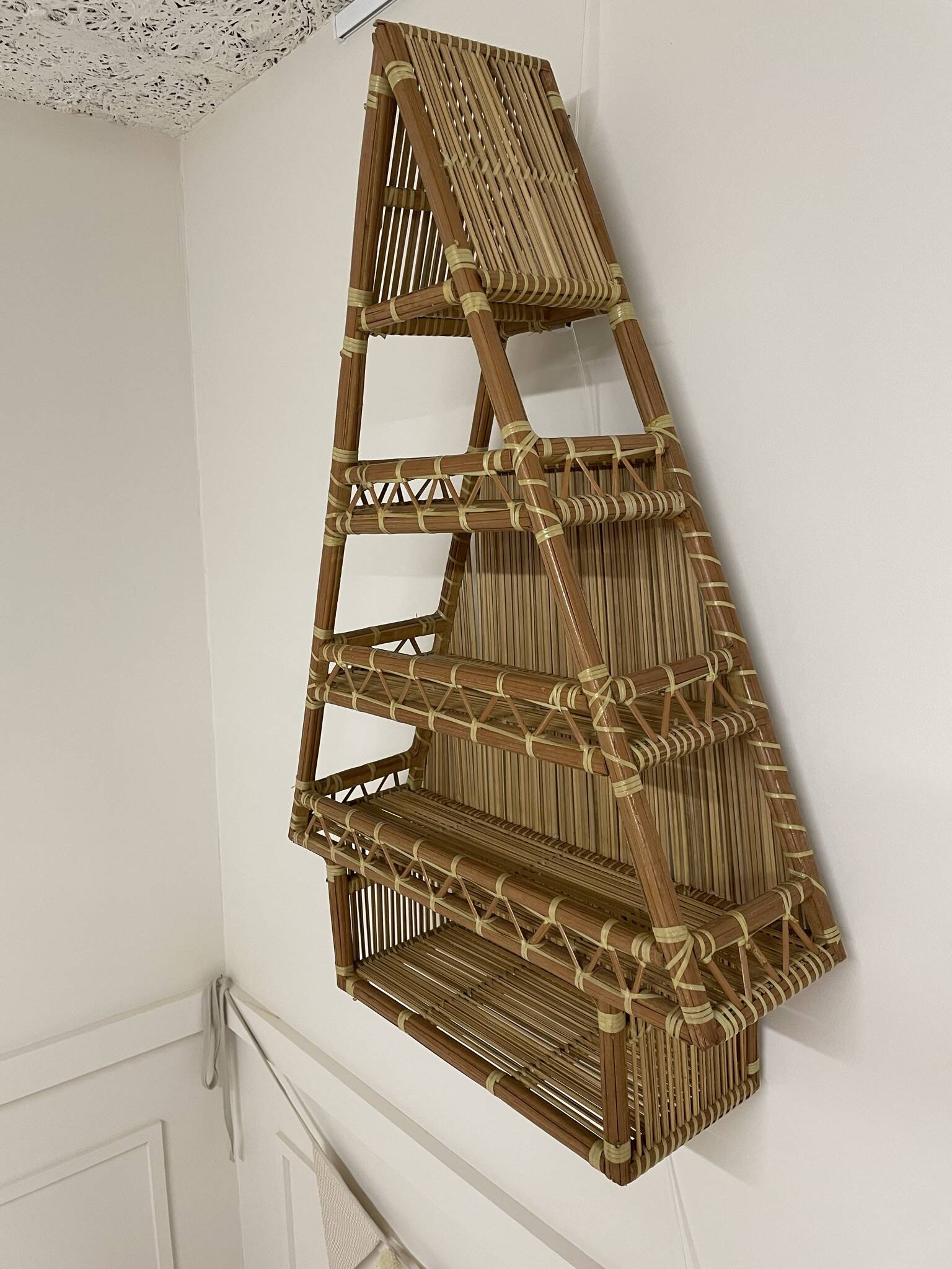 Etagère en forme de sapin