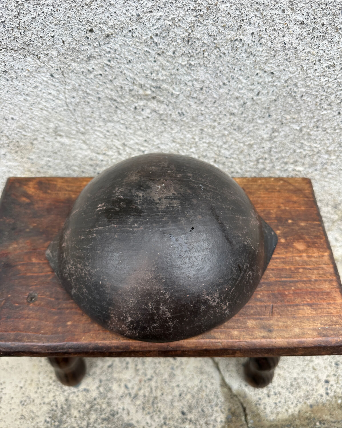 Ancient bowl, Colombian ceramic pottery La Chamba.