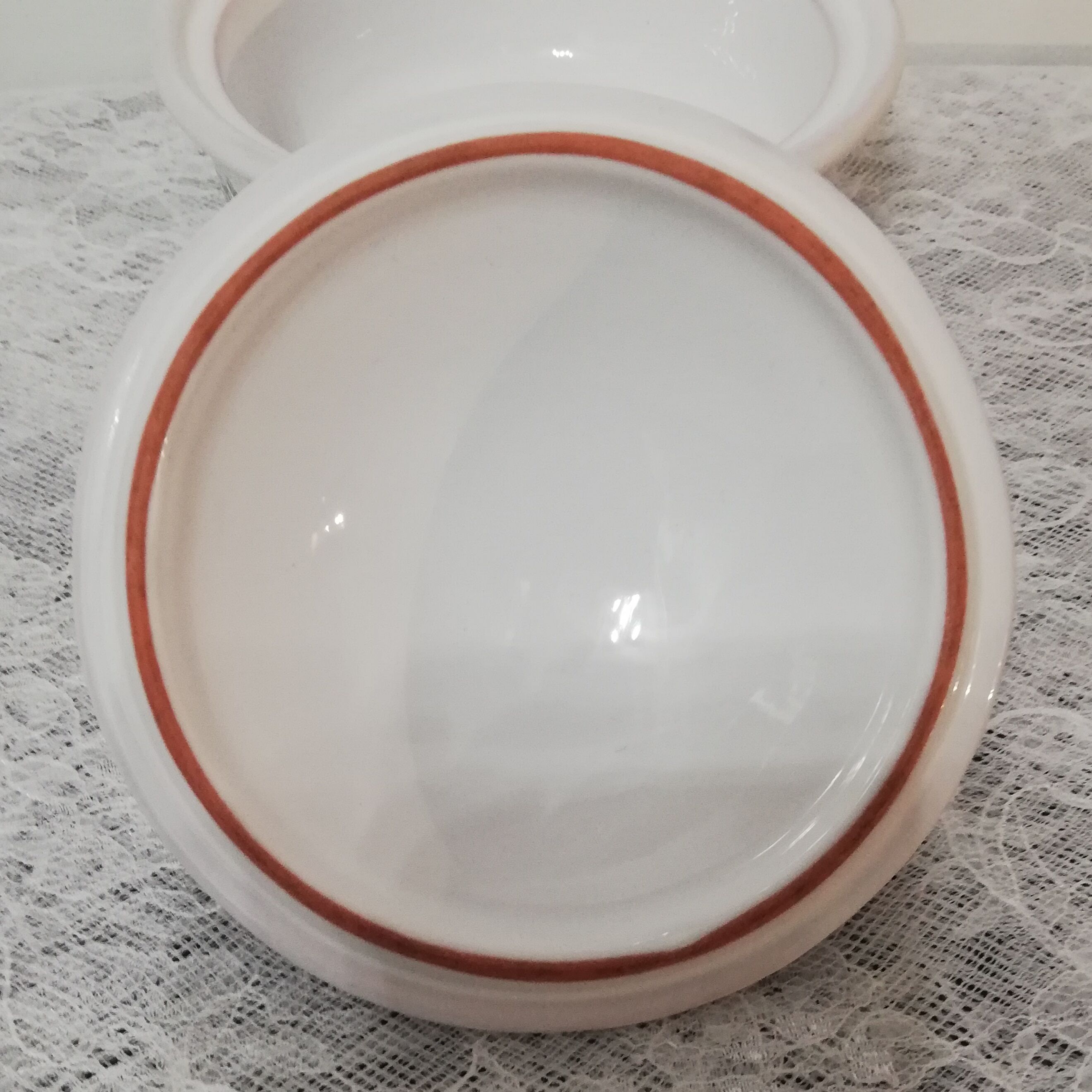 Bonbonnière in Moustiers earthenware