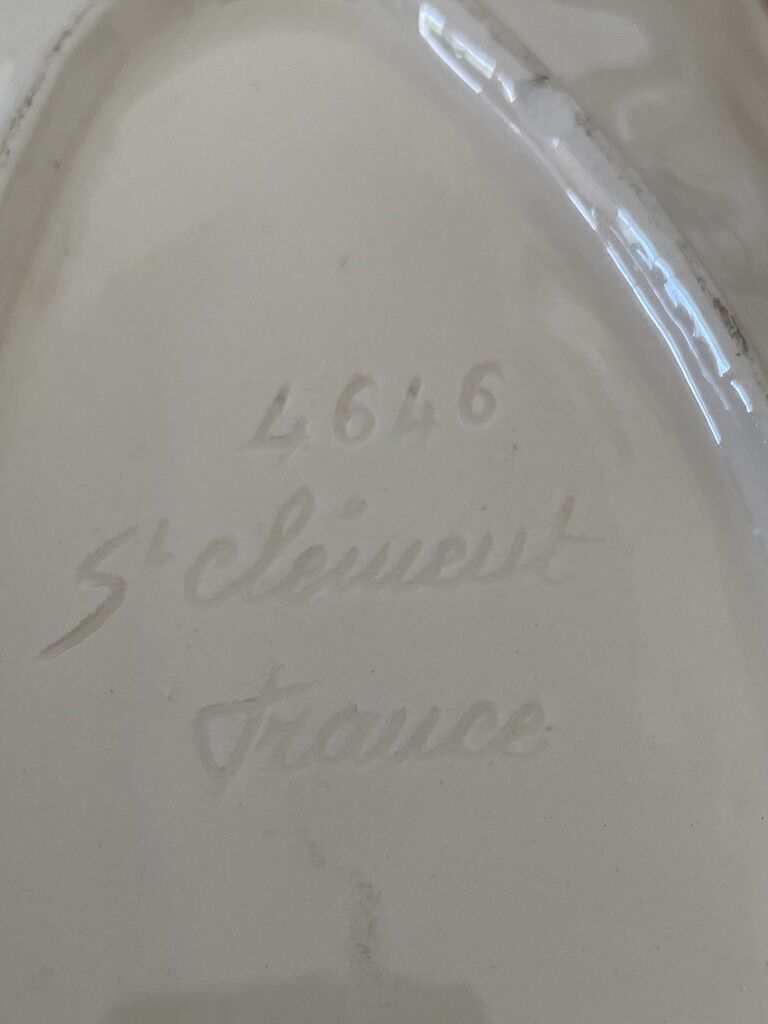 Empty pocket in st Clement's earthenware