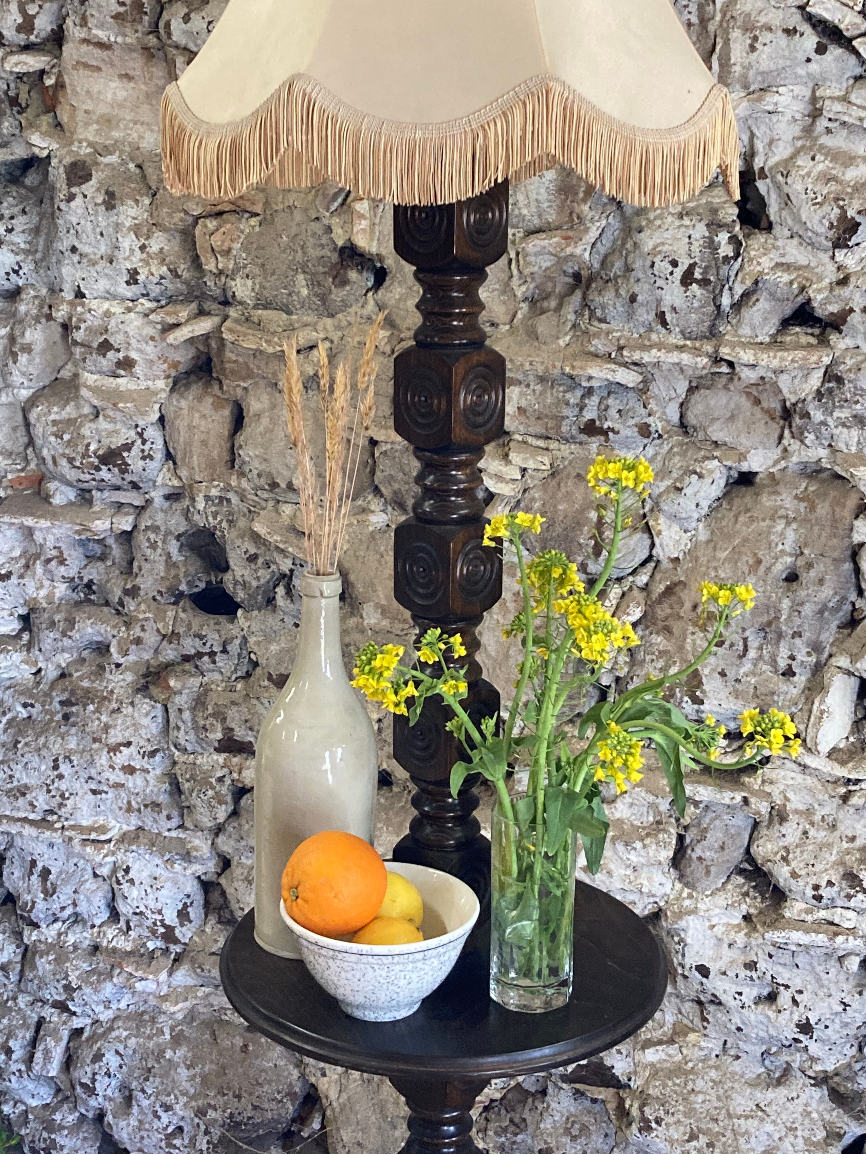 Side table floor lamp in Basque turned wood 50