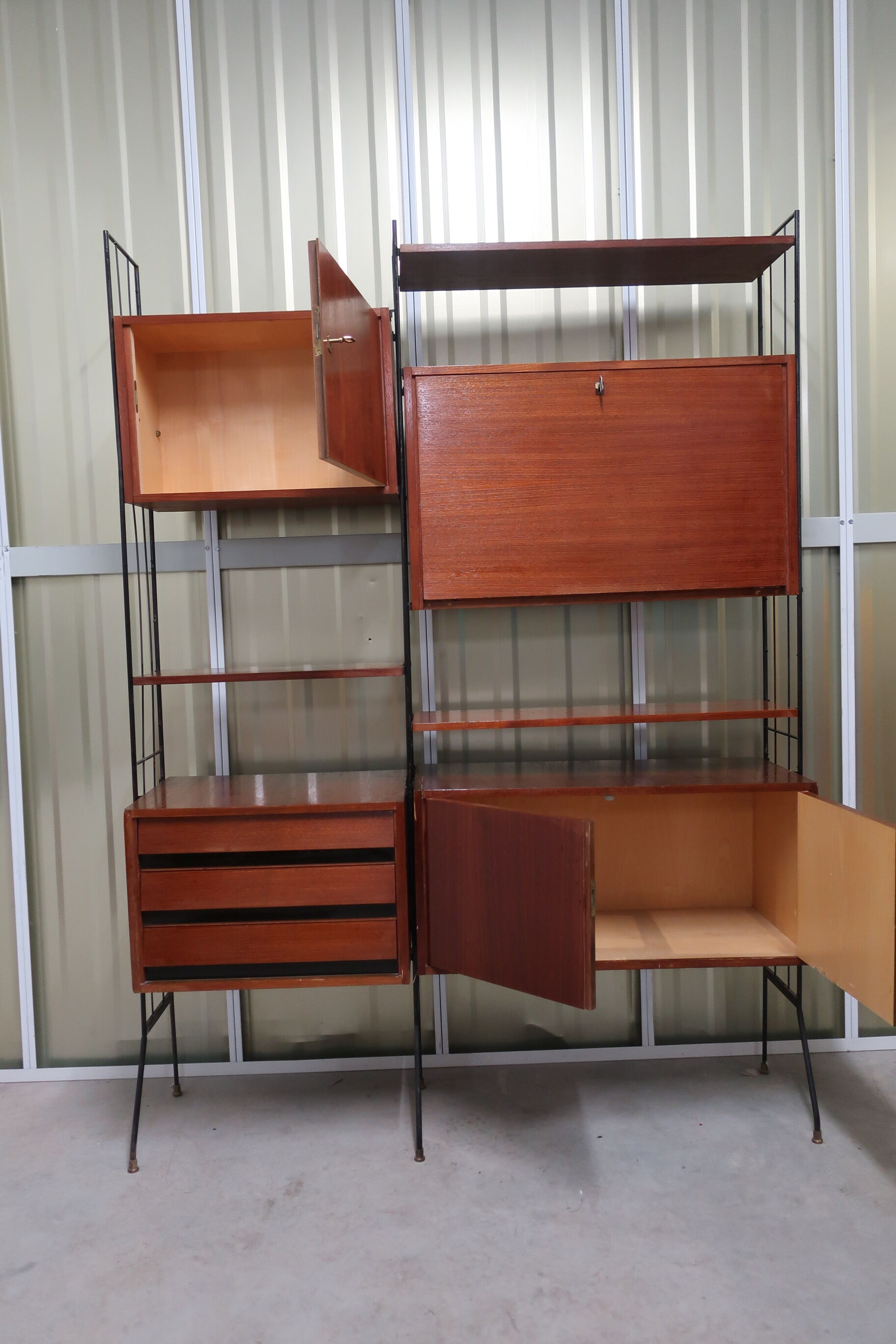 Library, 60s teak shelf on feet
