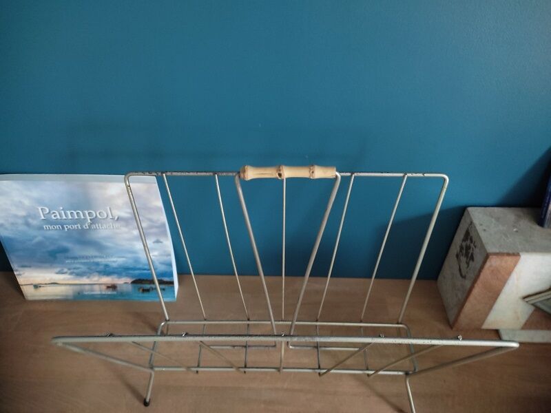 Magazine holder chromed metal patinated
