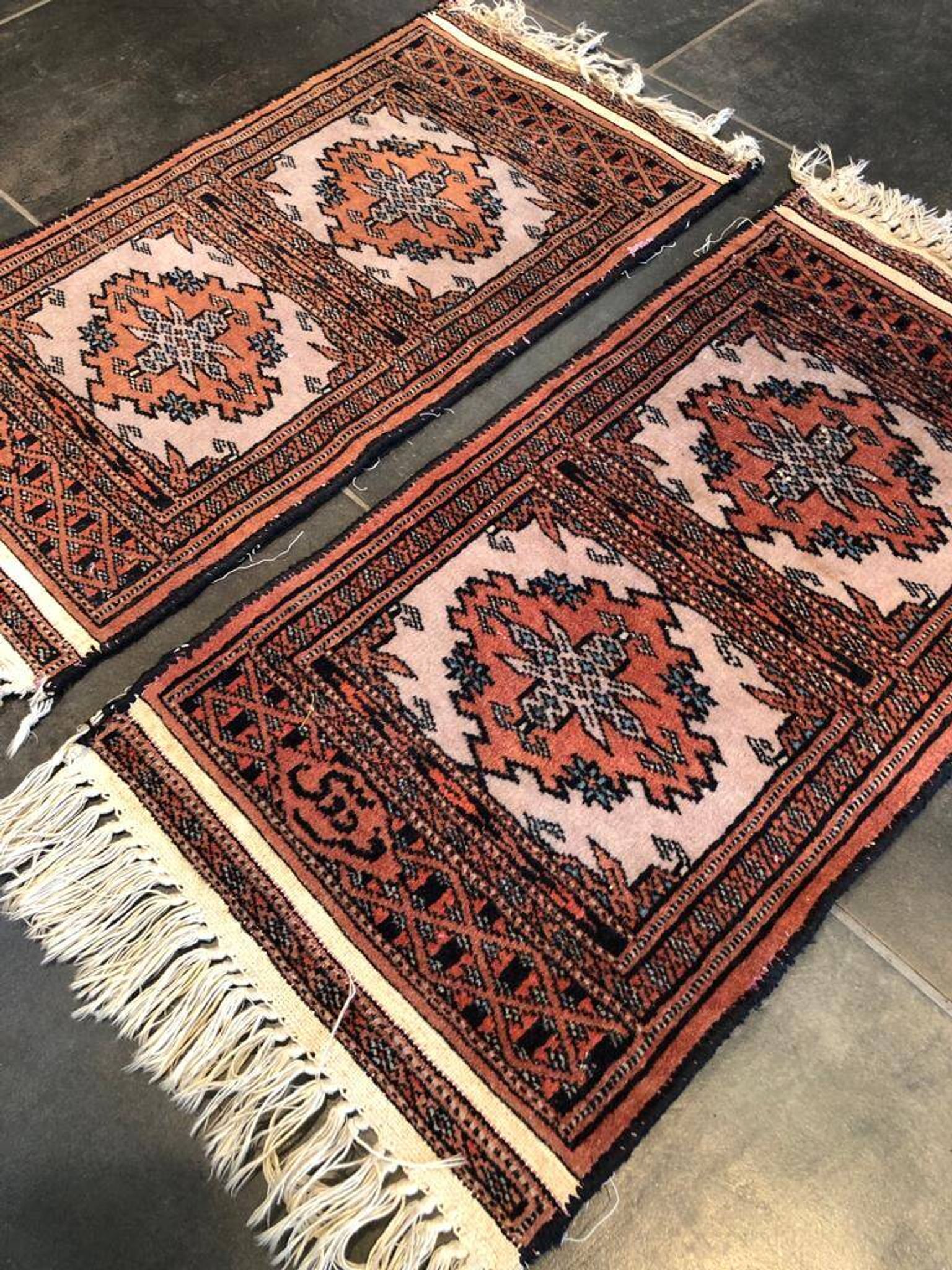 Handmade Pakistani rug