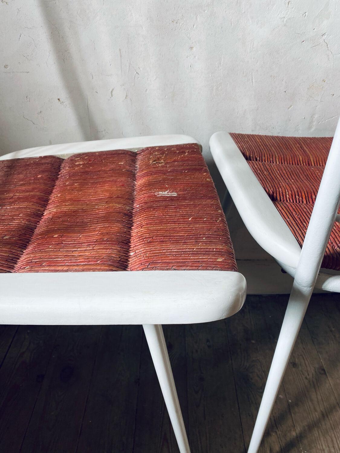 Deux chaises métal et paille
