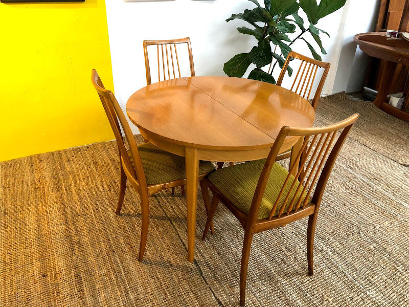 Scandinavian table 100.5 cm
