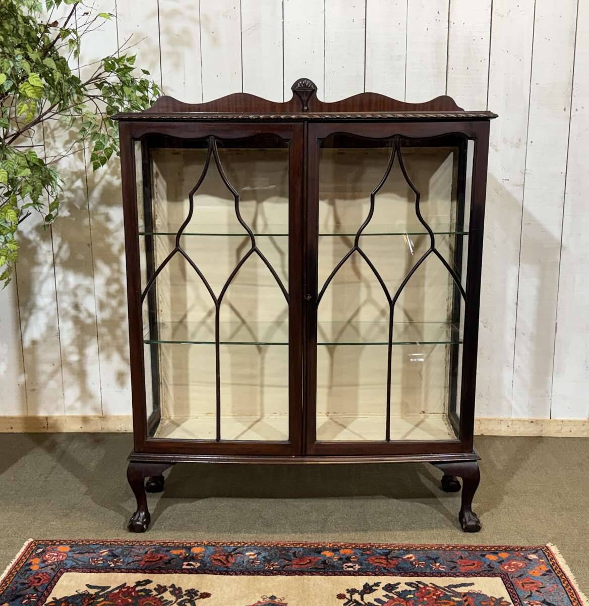1930s English display cabinet in mahogany