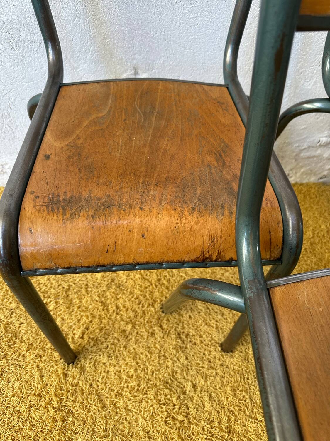Lot 14 chaises d’école