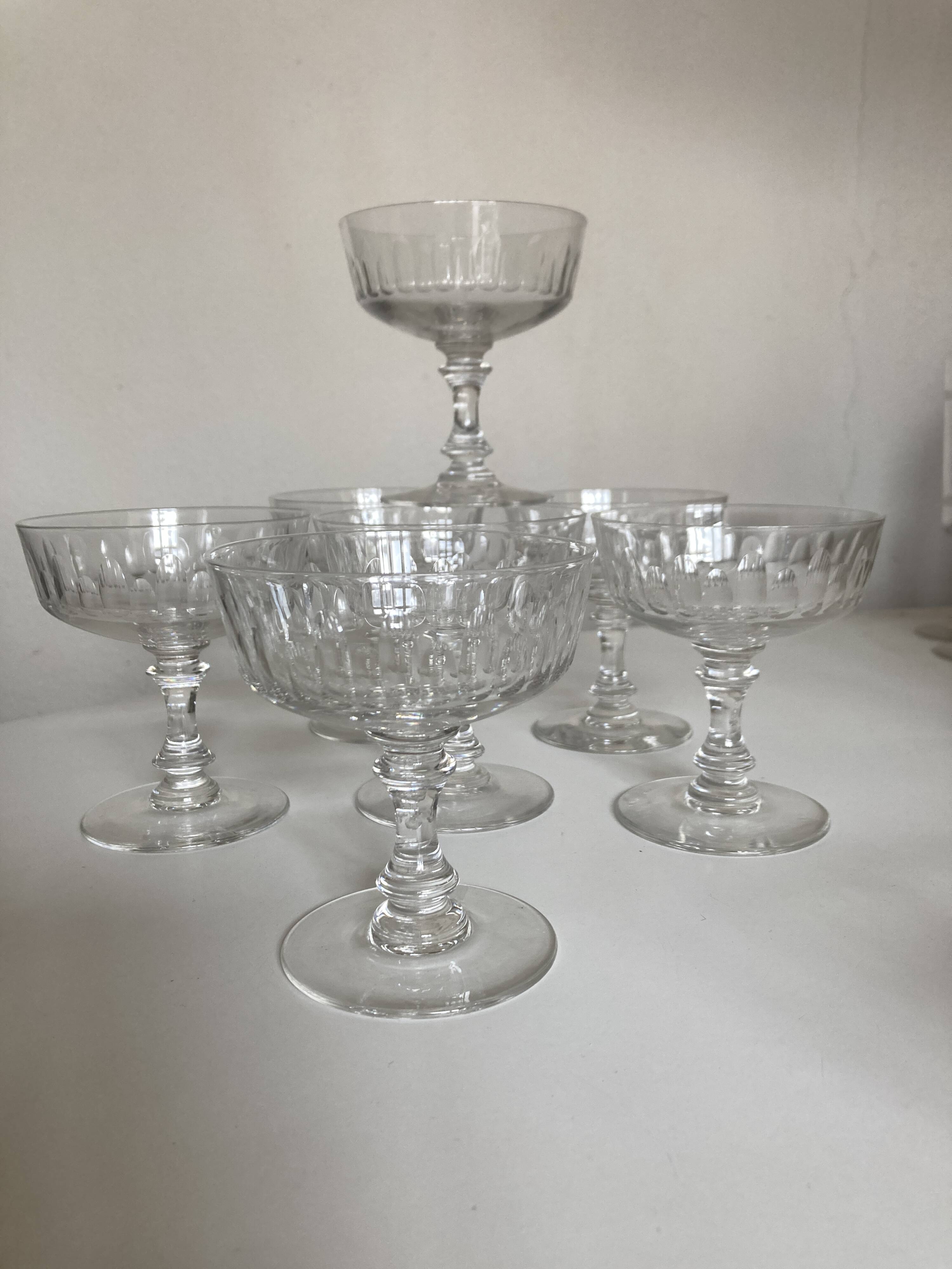 set de 7 coupes à champagne a cotes plates 19e en cristal sonnant