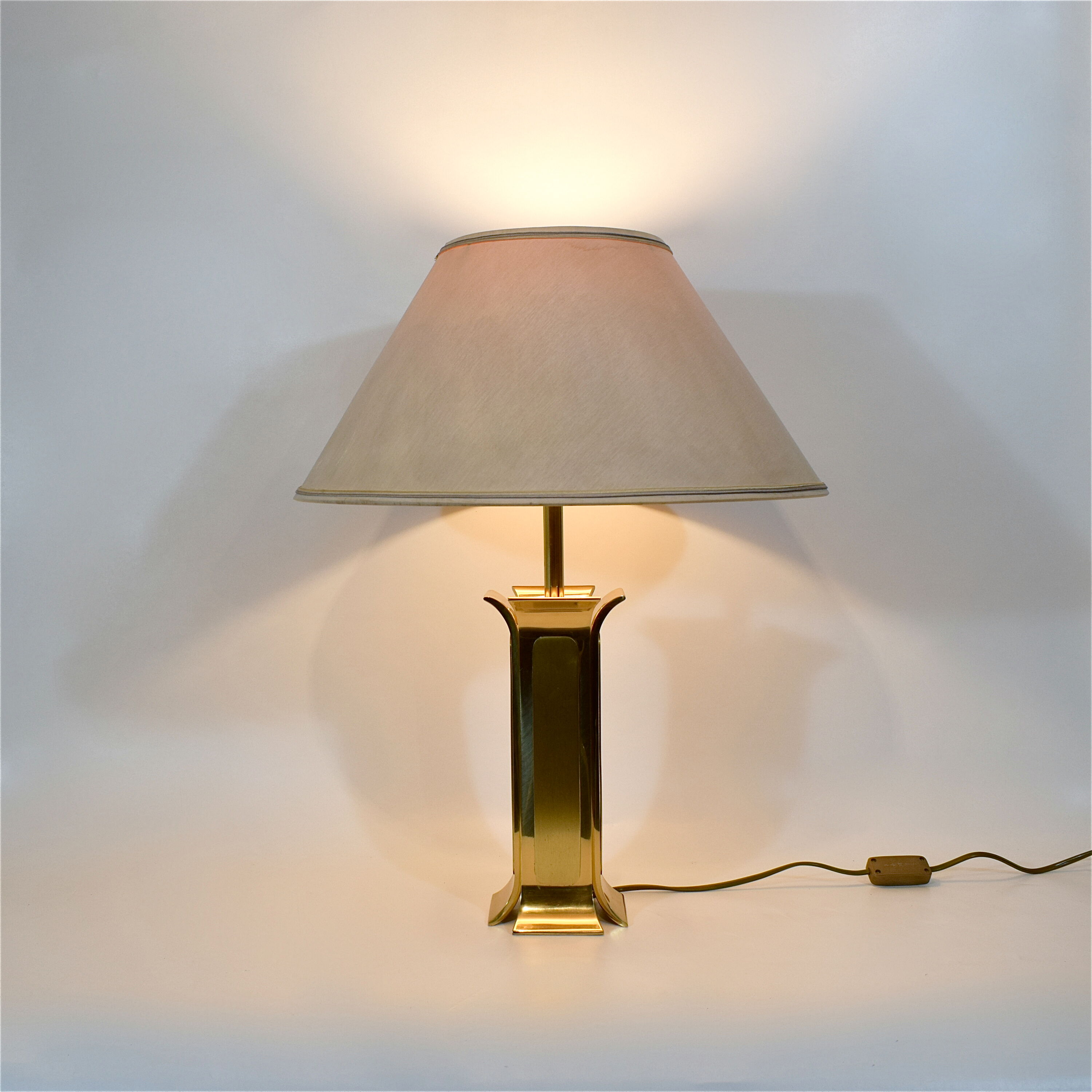 Vintage lamp in solid brass, design 1970 - 80